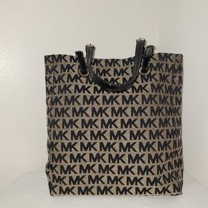 Micheal Kors Black Tote Bag
